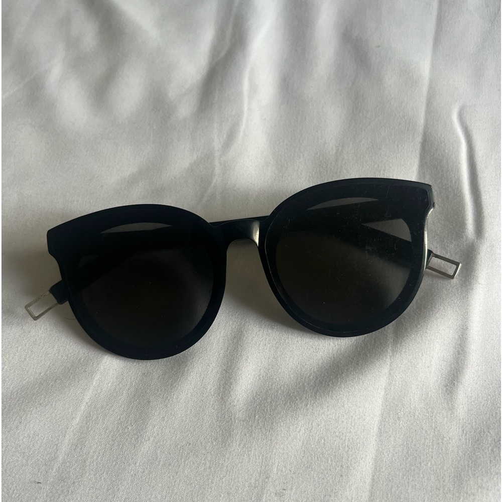 Gentle Monster sunglasses Black Peter 01